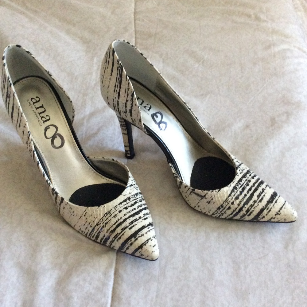 Mid Length Pumps
